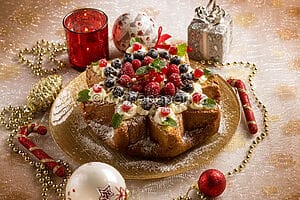 Stuffed pandoro stars, a delicious dessert for Christmas