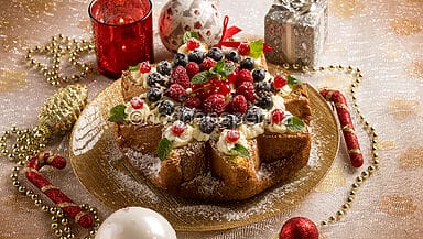 Pandoro a stella farcito