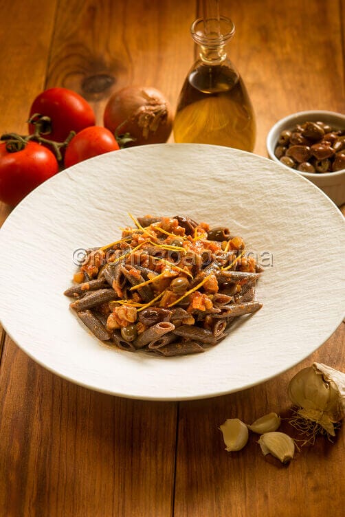 Pasta con ragù di tonno