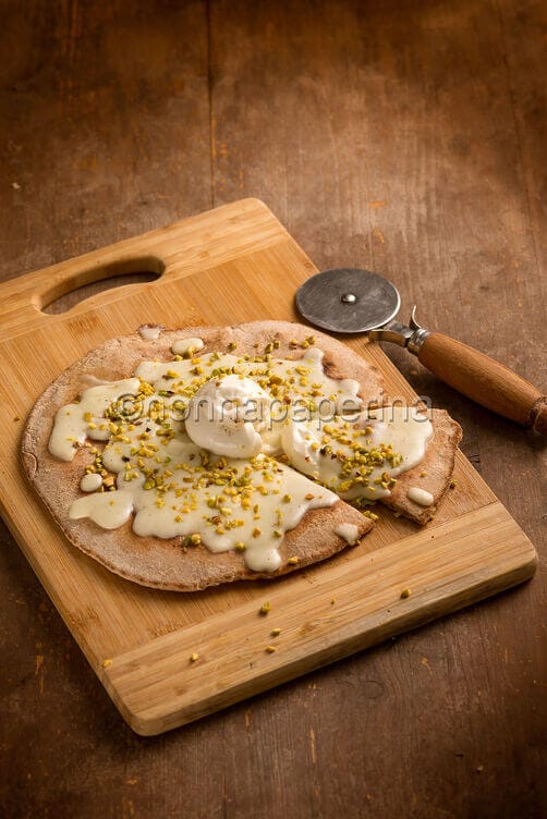 Pizza in padella senza lievito Pizza in padella senza lievito