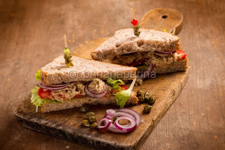 Sandwich con tonno vegano