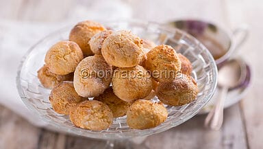 Dolcetti con cocco e latte condensato