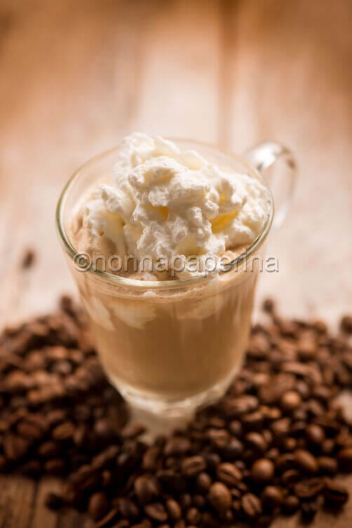 Frappe al caffè con latte condensato
