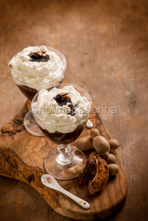 Mousse con panna e tamarindo Mousse con panna e tamarindo