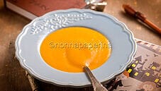 Zuppa di zucca al cocco, un primo cremoso alla Harry Potter Zuppa di zucca al cocco, un primo cremoso alla Harry Potter