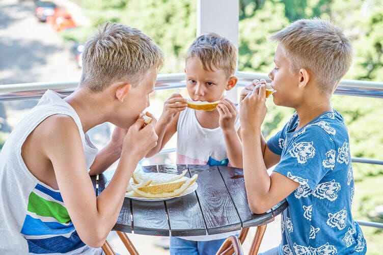 bambini celiaci in vacanza - cibi insospettabili con glutine bambini celiaci in vacanza - cibi insospettabili con glutine
