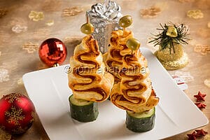 Alberelli di pasta sfoglia, un buon antipasto per il Natale