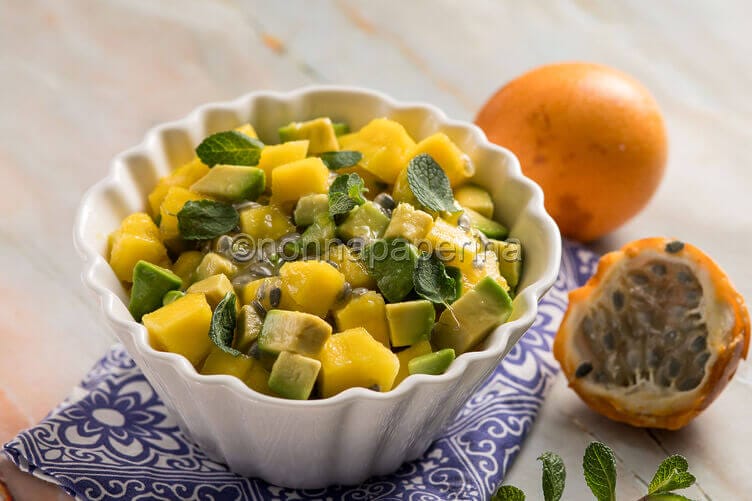 Insalata esotica con granadilla