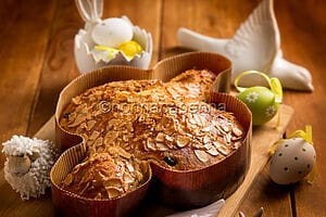 Colomba salata con tonno e olive: una quiche per Pasqua Colomba salata con tonno e olive: una quiche per Pasqua