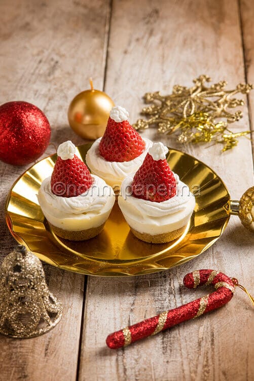 Mini cheesecake di Babbo Natale Mini cheesecake di Babbo Natale