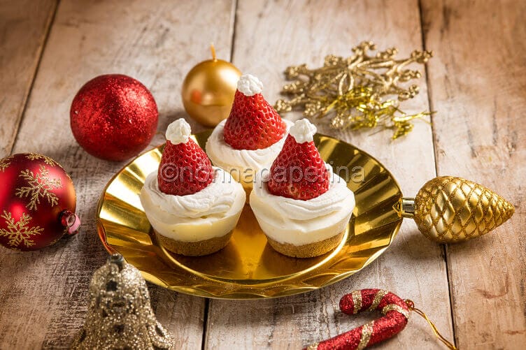 Mini cheesecake di Babbo Natale
