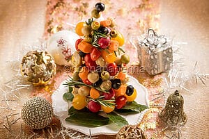 Albero natalizio vegetariano: un ottimo antipasto creativo Albero natalizio vegetariano: un ottimo antipasto creativo