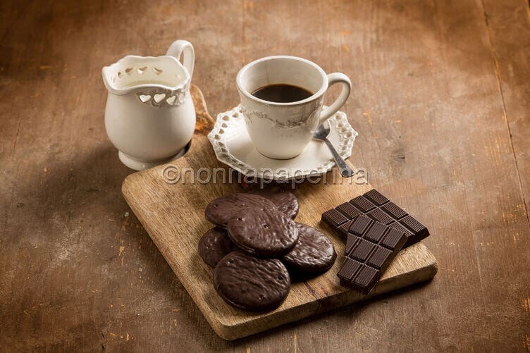 Biscotti sablé ricoperti al cioccolato