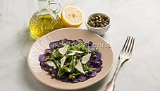 Carpaccio di patate viola, il contorno che non ti aspetti Carpaccio di patate viola, il contorno che non ti aspetti