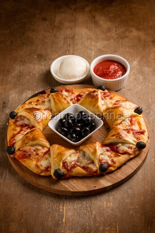 Pizza ciambella con prosciutto