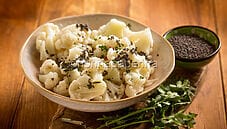 Insalata di cavolfiore: una ricetta semplice e aromatica Insalata di cavolfiore: una ricetta semplice e aromatica