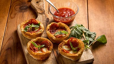 Muffin di pane a fette e salame piccante