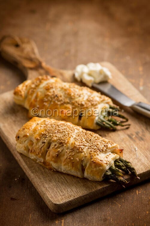 Sfoglia con asparagi e prosciutto