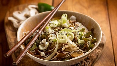 Shirataki con verdure e salsa teriyaki