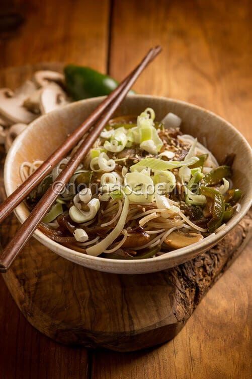 Shirataki con verdure e salsa teriyaki Shirataki con verdure e salsa teriyaki