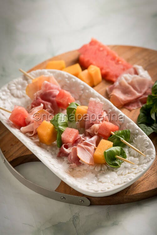 Spiedini di anguria con prosciutto Spiedini di anguria con prosciutto