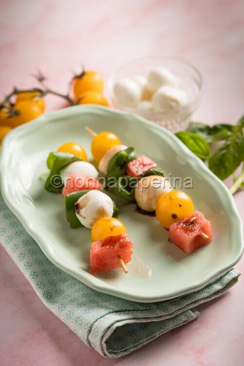 Spiedini di anguria e mozzarella