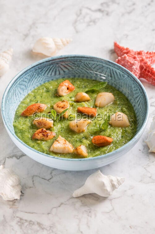 Crema di zucchine e menta con capesante