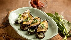 Involtini di melanzane ripieni: un piatto leggero e gustoso