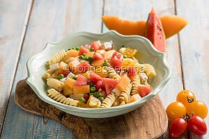 Pasta fredda con anguria e melone, un primo alla frutta Pasta fredda con anguria e melone, un primo alla frutta