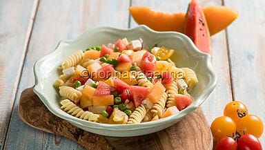 Pasta fredda con anguria e melone