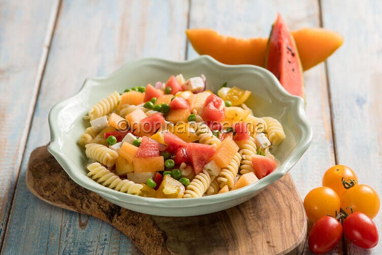 Pasta fredda con anguria e melone