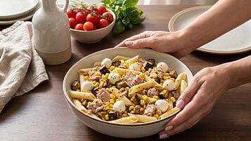 Pasta fredda estiva con tonno e melanzane