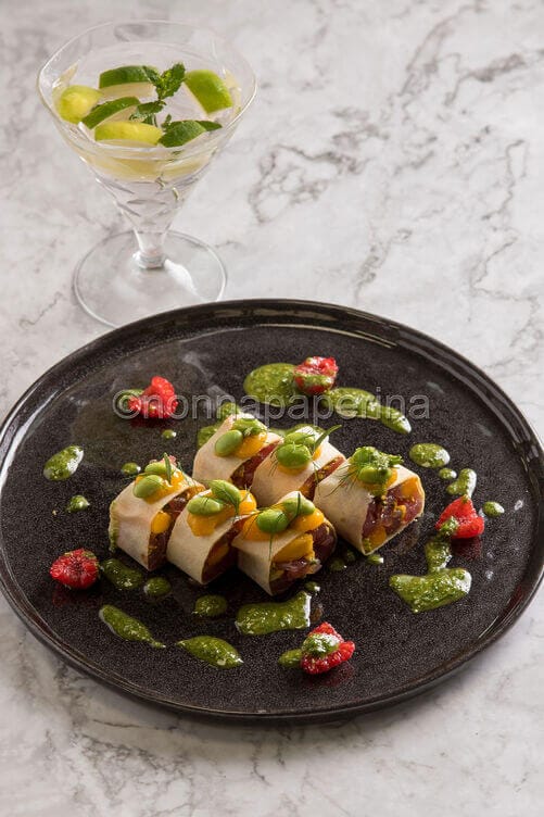 Rotoli di patate e tartare di tonno