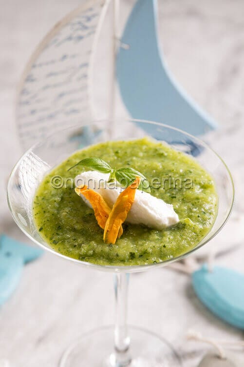 Zuppa fredda di zucchine e formaggio