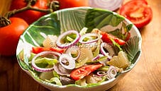 Insalata di nervetti e cipolle, un piatto rustico e elegante