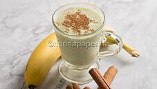 Smoothie con avocado e mandorle, un dolce dessert esotico