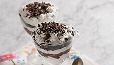 Trifle agli Oreo, una variante del celebre dessert londinese Trifle agli Oreo, una variante del celebre dessert londinese
