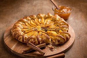 Crostata di pesche, un dolce buono e bello da vedere Crostata di pesche, un dolce buono e bello da vedere
