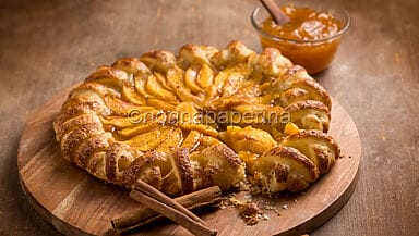Crostata di pesche