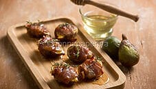 Fichi al forno con speck e timo, un antipasto originale