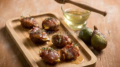 Fichi al forno con speck e timo