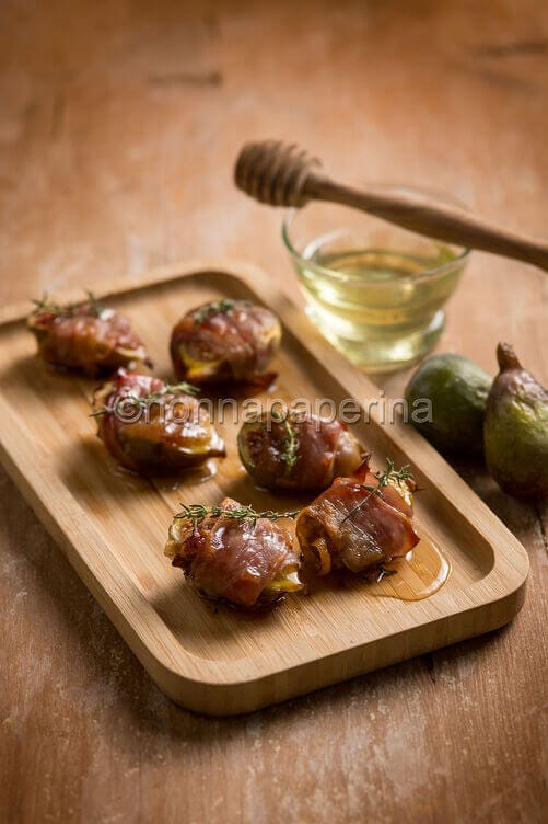 Fichi al forno con speck e timo