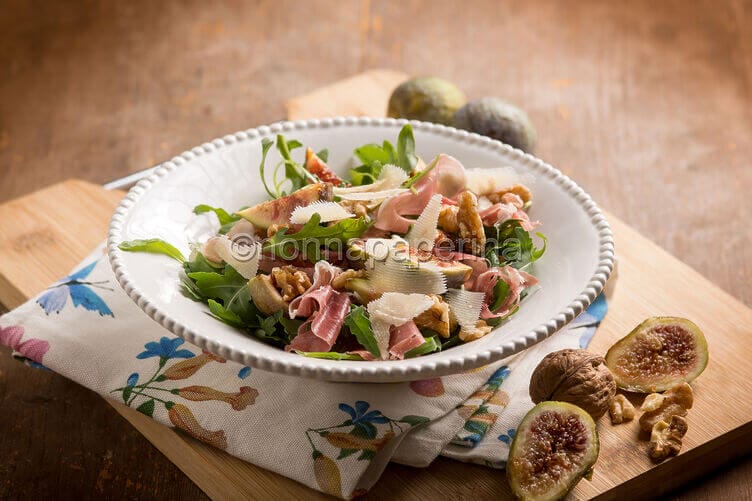Insalata con fichi e crudo