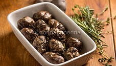 Patate viola al forno, un contorno delicato e aromatico