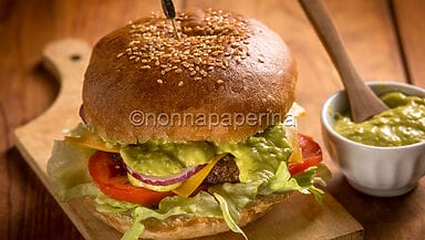 Hamburger con salsa guacamole