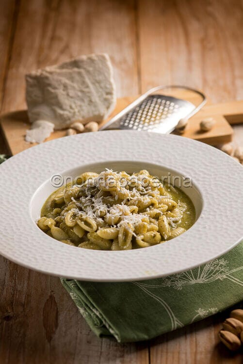 Malloreddus sardi al pesto di pistacchi Malloreddus sardi al pesto di pistacchi