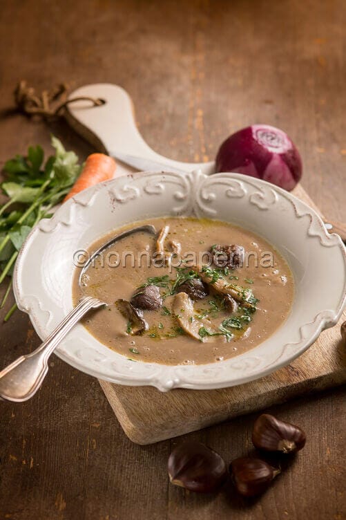 Zuppa di castagne e funghi porcini