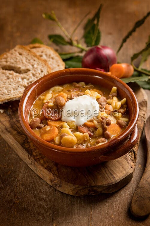 Zuppa di fagioli alla Jokai