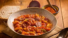 Lo stufato di verdure della cucina ungherese: il lecso Lo stufato di verdure della cucina ungherese: il lecso