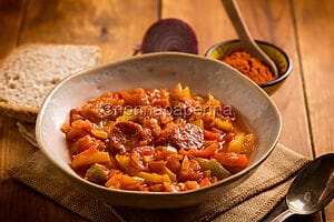 Lo stufato di verdure della cucina ungherese: il lecso Lo stufato di verdure della cucina ungherese: il lecso